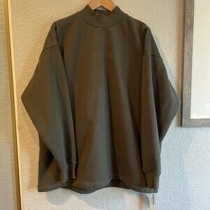 Fear of God ESSENTIALS Men’s Brown Crewneck Sweatshirt Size Small New With Tags
